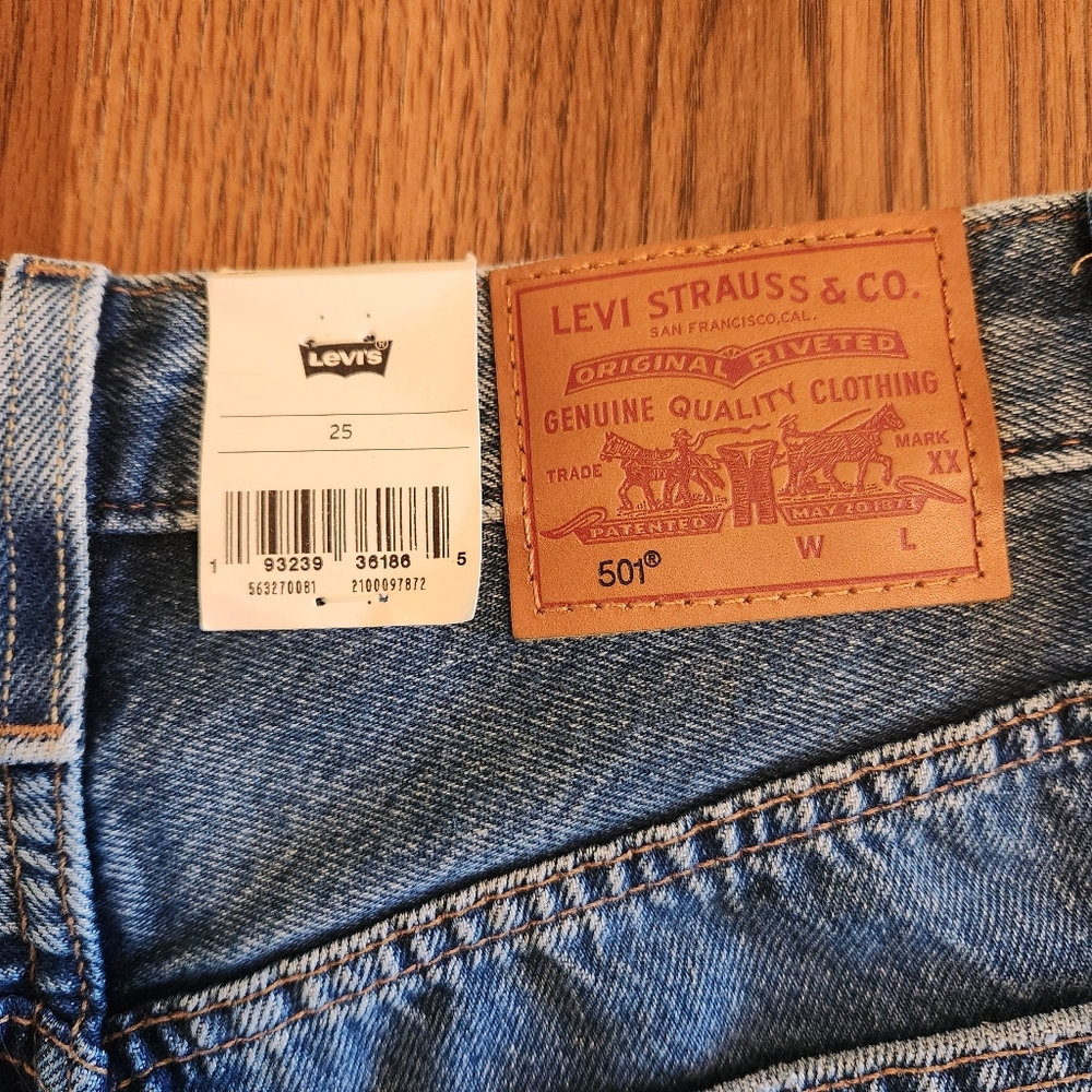 NEW Levi's 501 Cut Off Denim Shorts Size 25 - Picture 5 of 8
